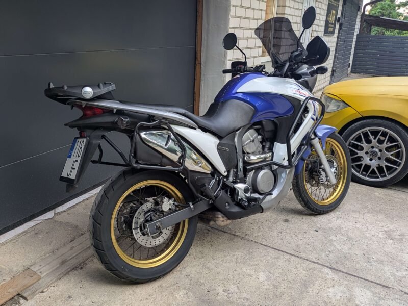 Honda Transalp XL700V